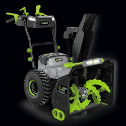 EGO Power+ 2-stupňová snehová fréza SNT2400E – sada s dvomi 7.5 Ah akumulátormi BA4200T