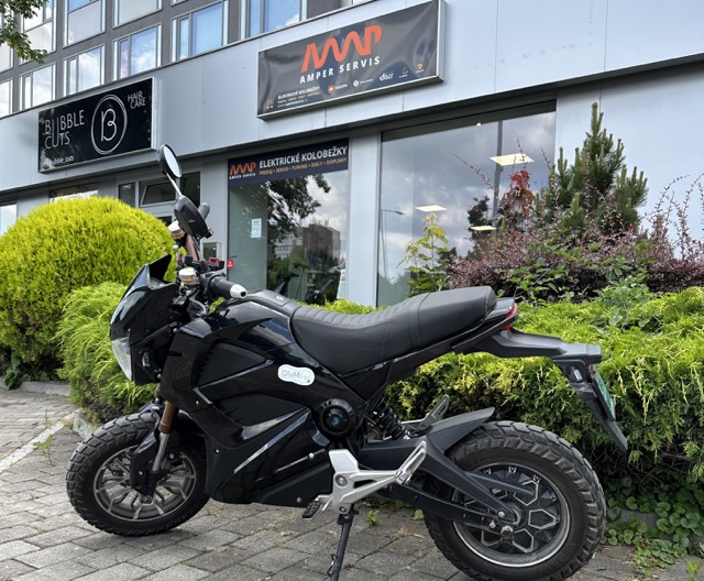 V&yacute;roba bat&eacute;rie pre elektromotorku